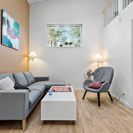 Holiday home 4 Bedroom Awesome In