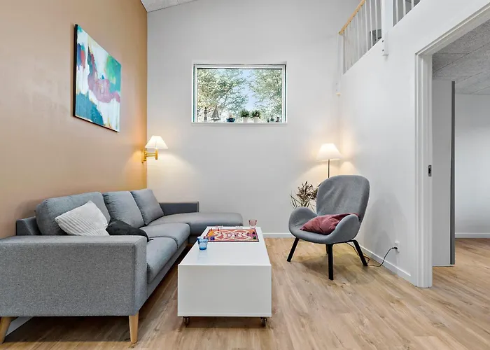 Hébergement de vacances 4 Bedroom Awesome In