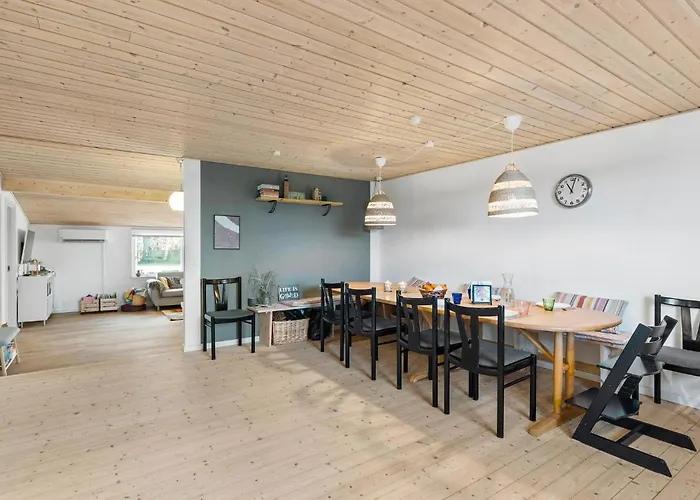 4 Bedroom Awesome In Holiday home Storvorde