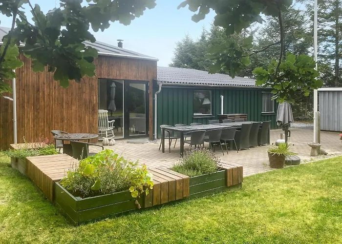 Holiday home 4 Bedroom Awesome In *